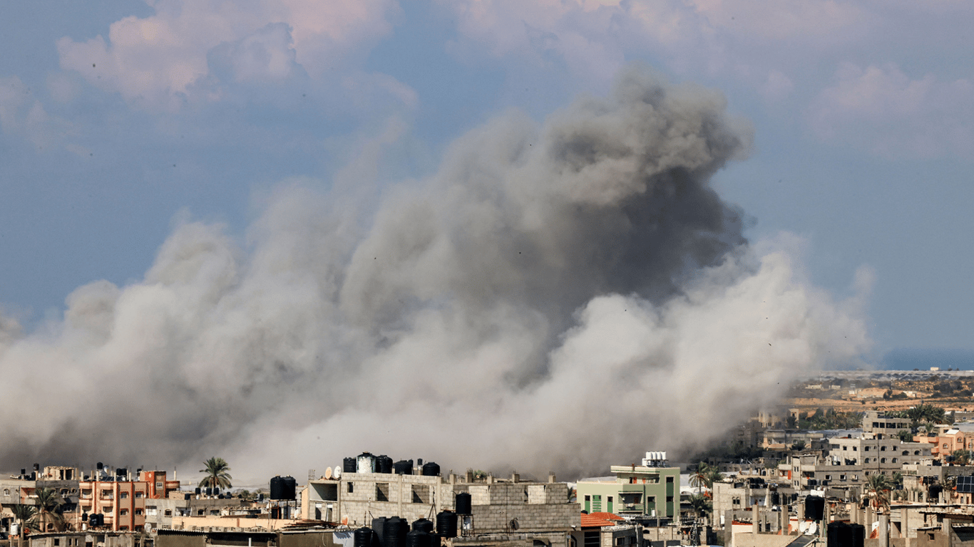 Ізраїль вдарив по багатоповерхівці в Секторі Гази: є загиблі та поранені