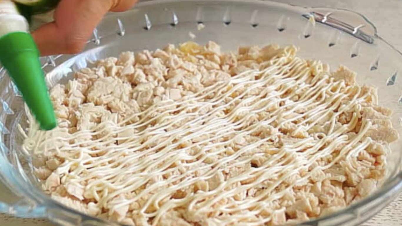 простий та святковий рецепт салату з фото