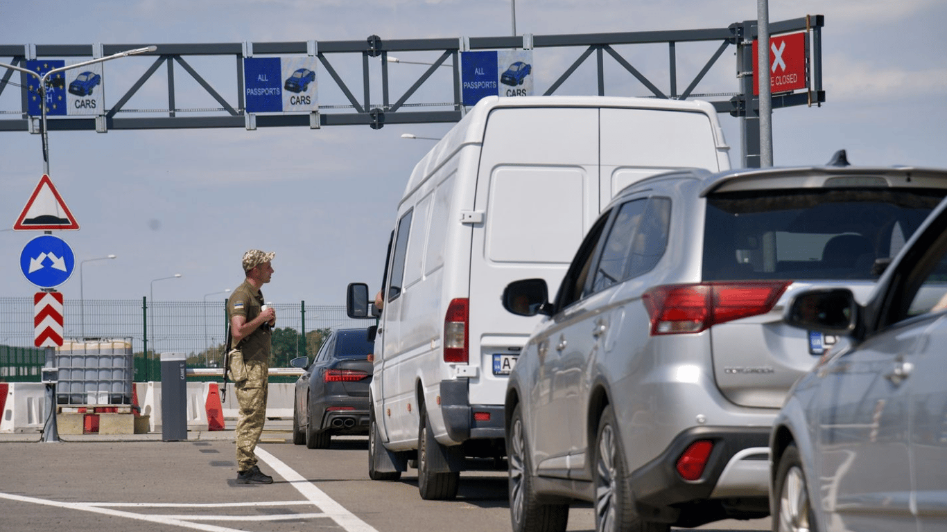 Пункт пропуска Дорогуск будут ремонтировать до ноября — движение затруднено