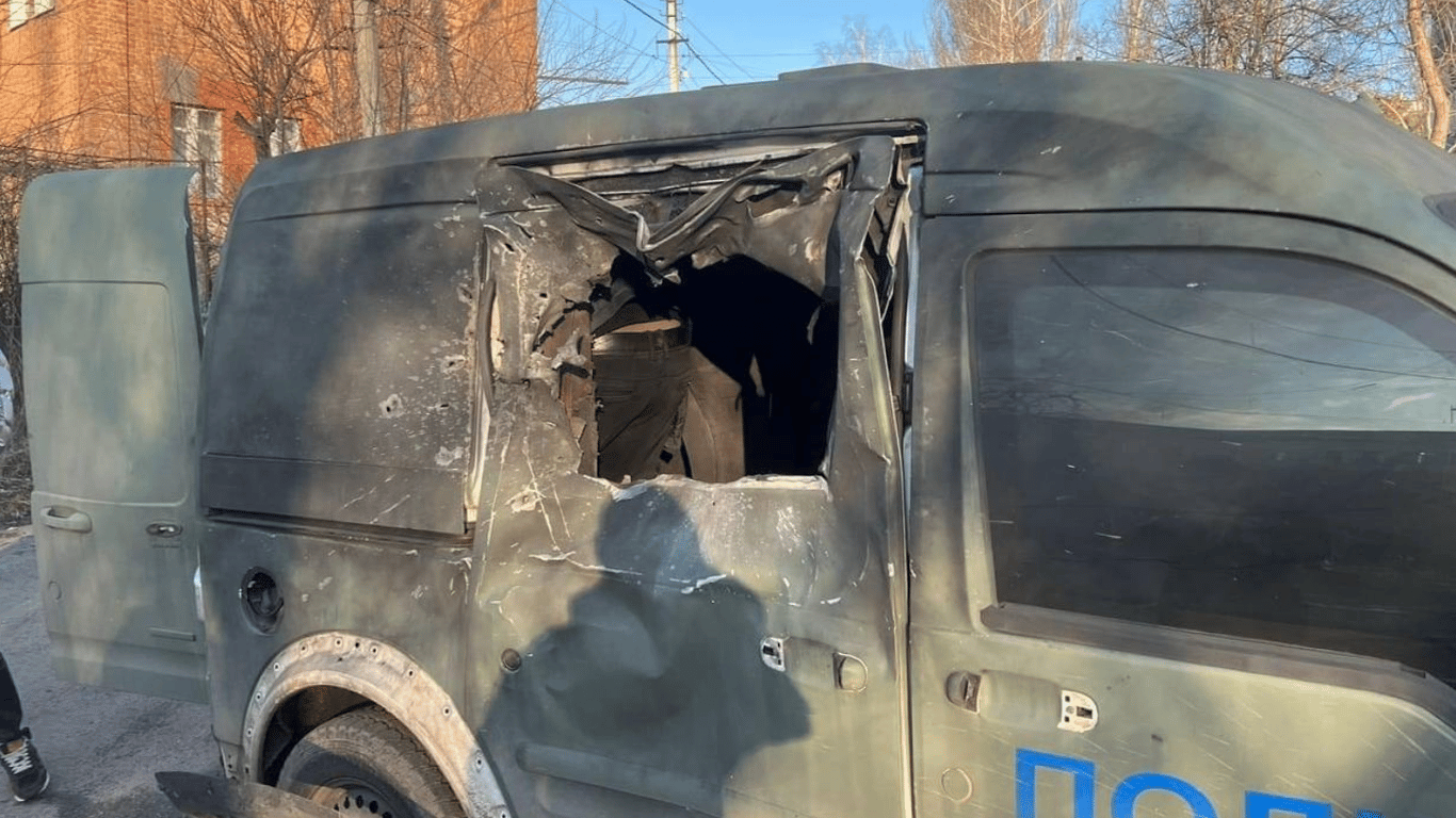 У Дніпропетровській області окупанти атакували безпілотником поліцейське авто