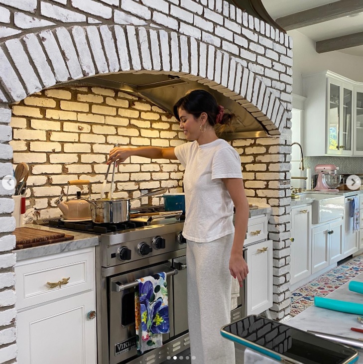 Дизайн интерьера — как кухня Гомес стала пространством будущего - фото 4