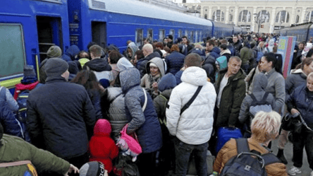 Пассажиров Укрзализныци предупредили о задержке поездов: детали - 285x160