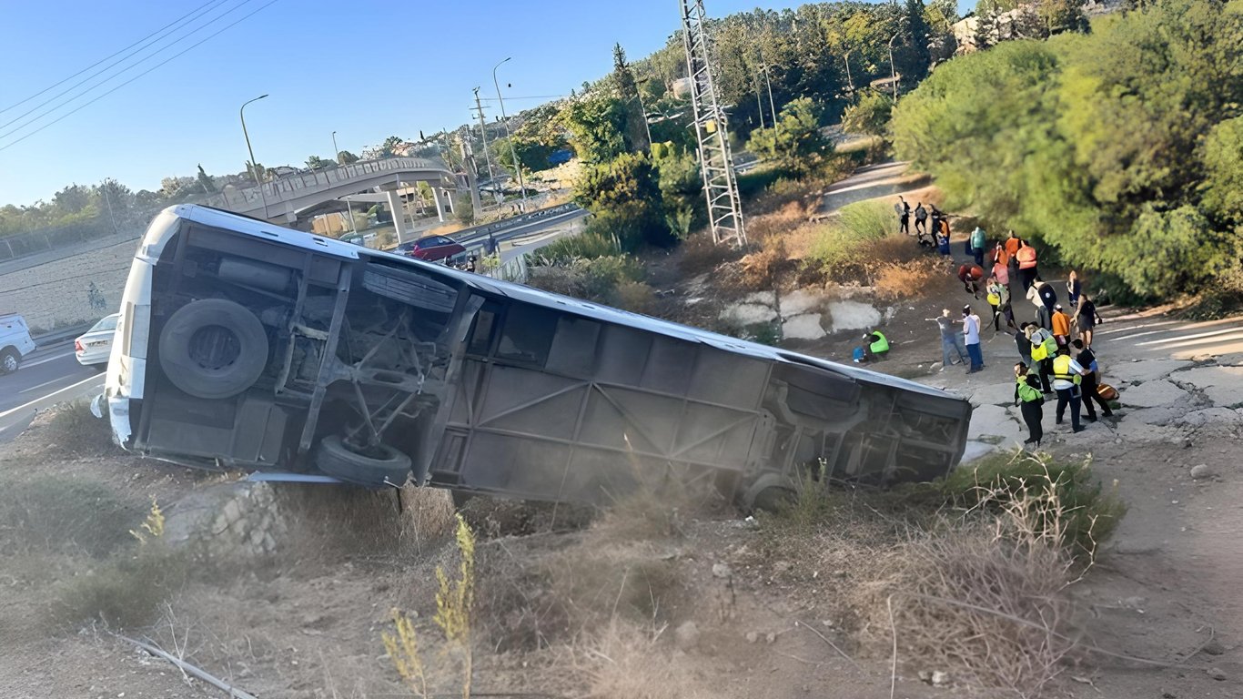 Аварія шкільного автобуса в Ізраїлі: є потерпілі