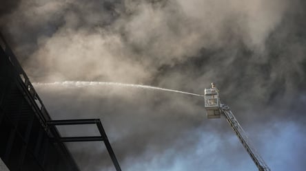 Повторний удар по Голосіївському району: є загиблий, погіршилось повітря - 290x166
