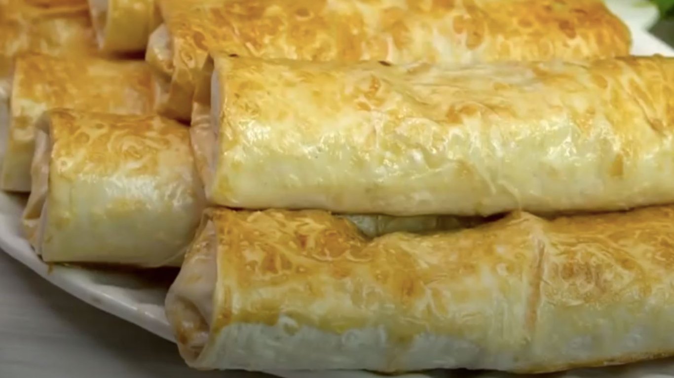 трубочки з лаваша із начинкою на сніданок