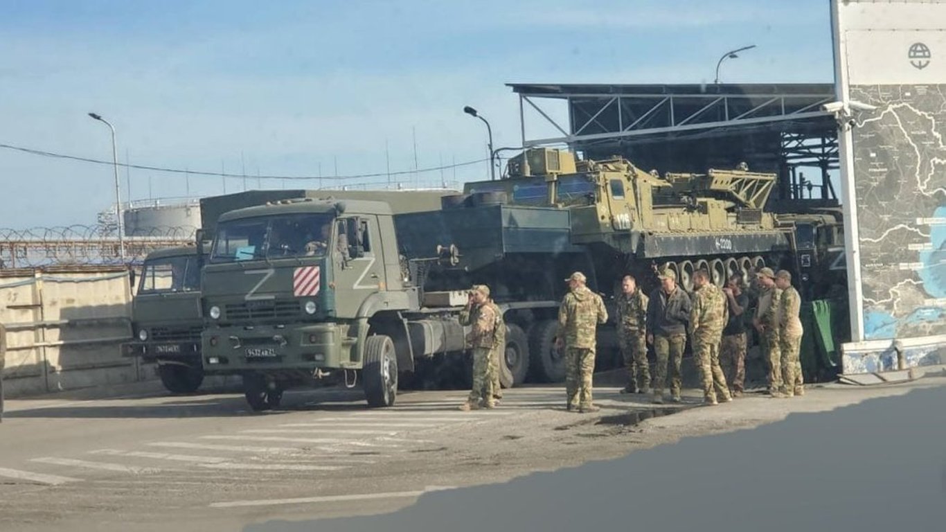 Occupiers block the road in Zaporizhzhia to deploy troops