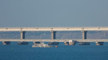 Чи заблокує вибух на Кримському мосту постачання зброї і техніки: коментар експерта - 285x160
