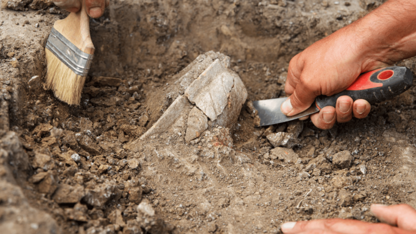 В Мексике археологи нашли жуткое древнее украшение – фото