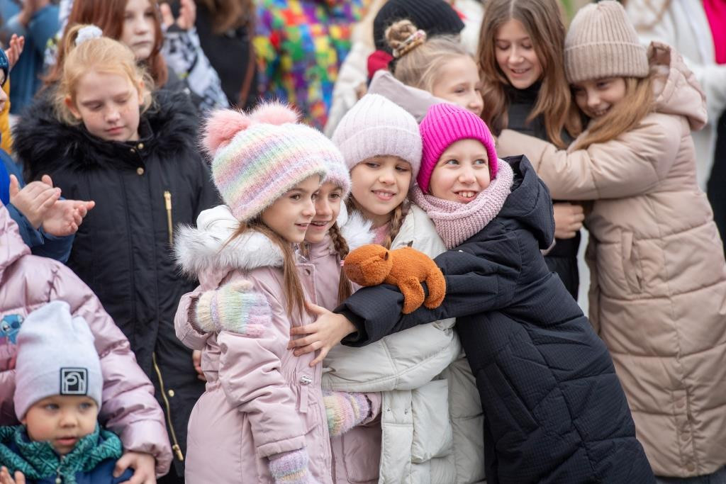 Діти на заході