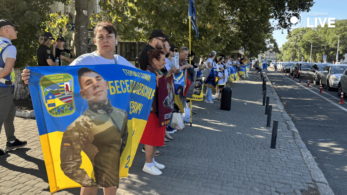 В Одесі рідні зниклих і полонених розповіли свої історії — фото - фото 3
