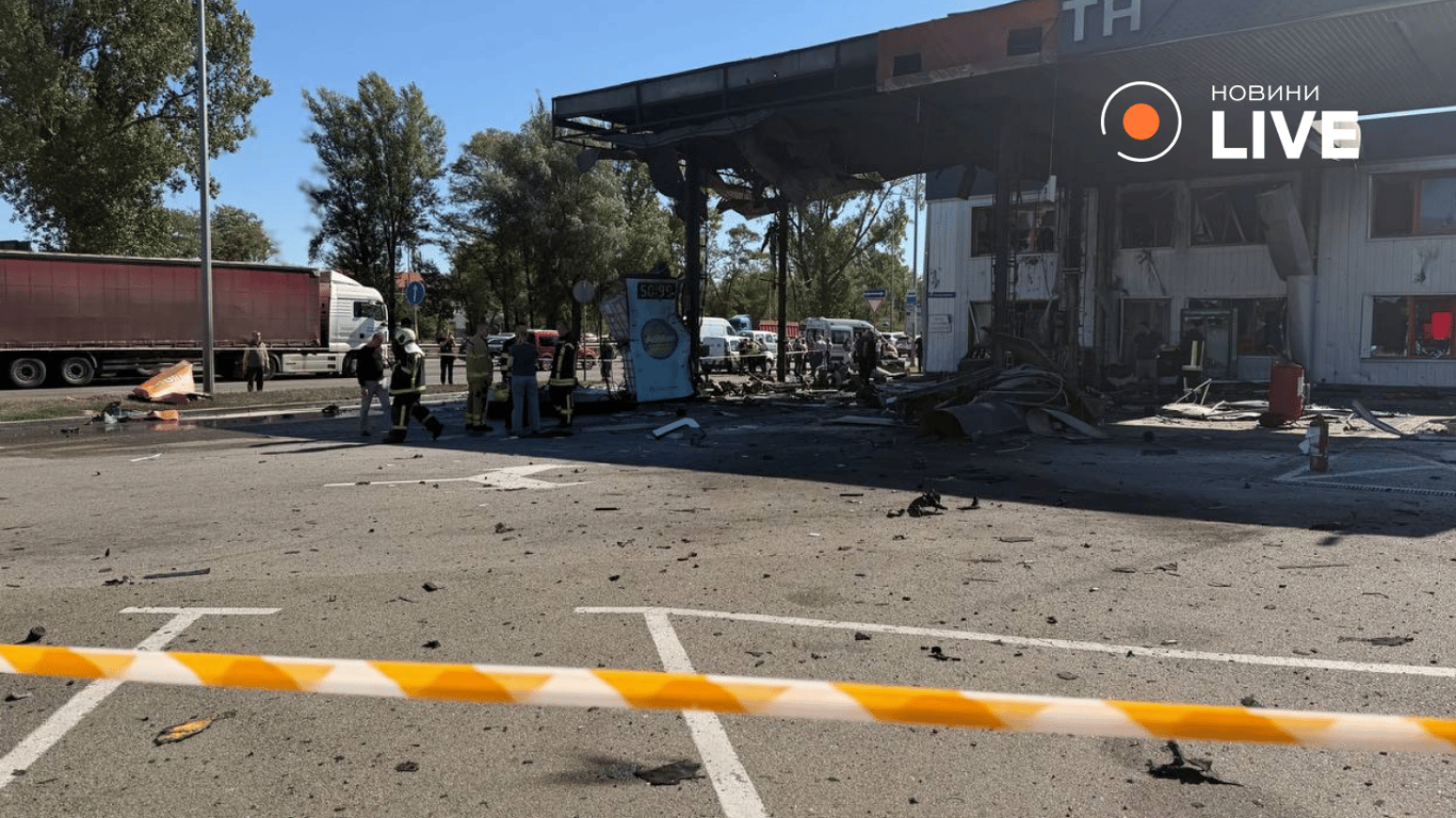 Удар дрона по АЗС в Києві
