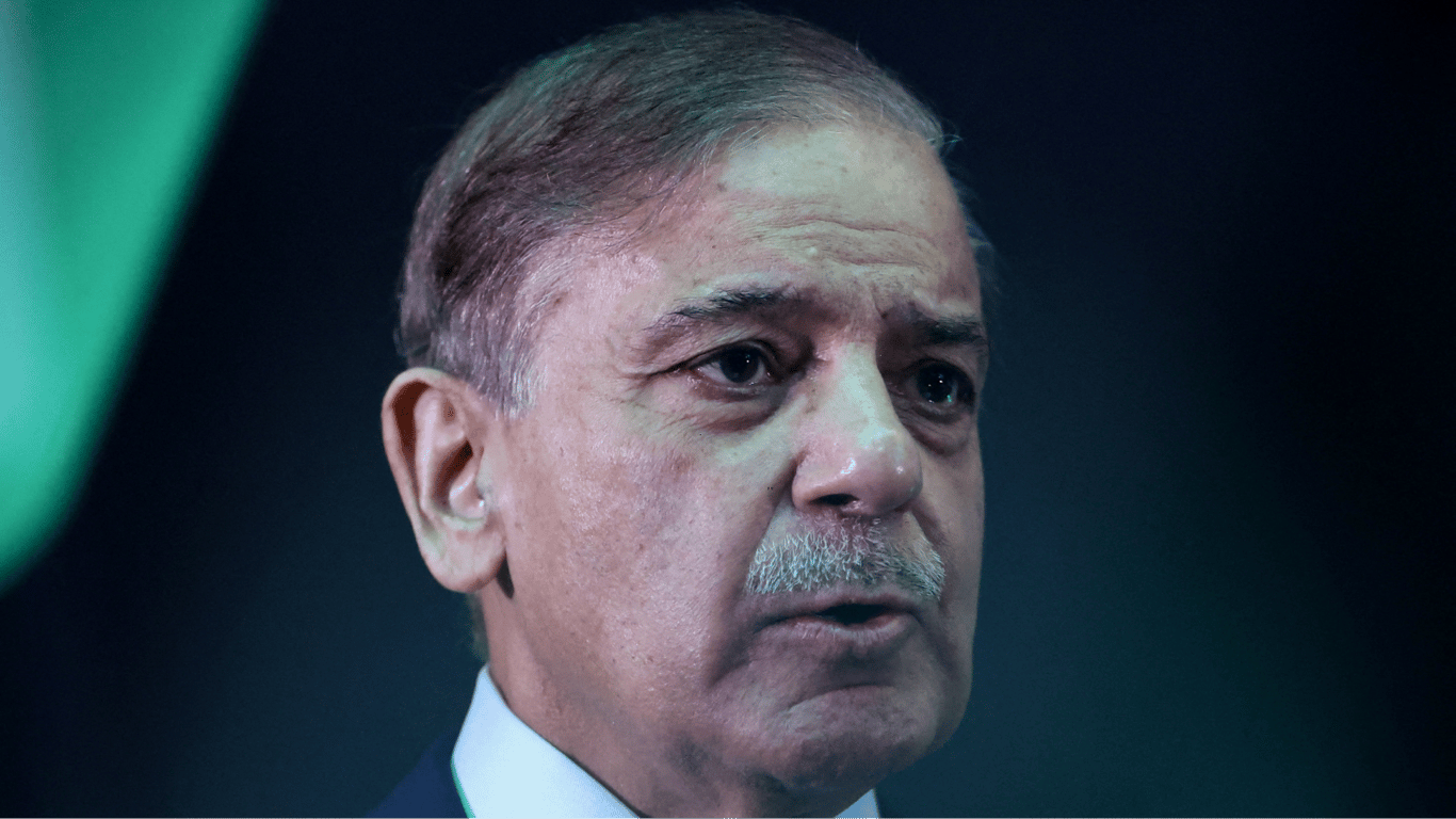 Премьер Пакистана заявил о нарушении перемирия на Ближнем Востоке