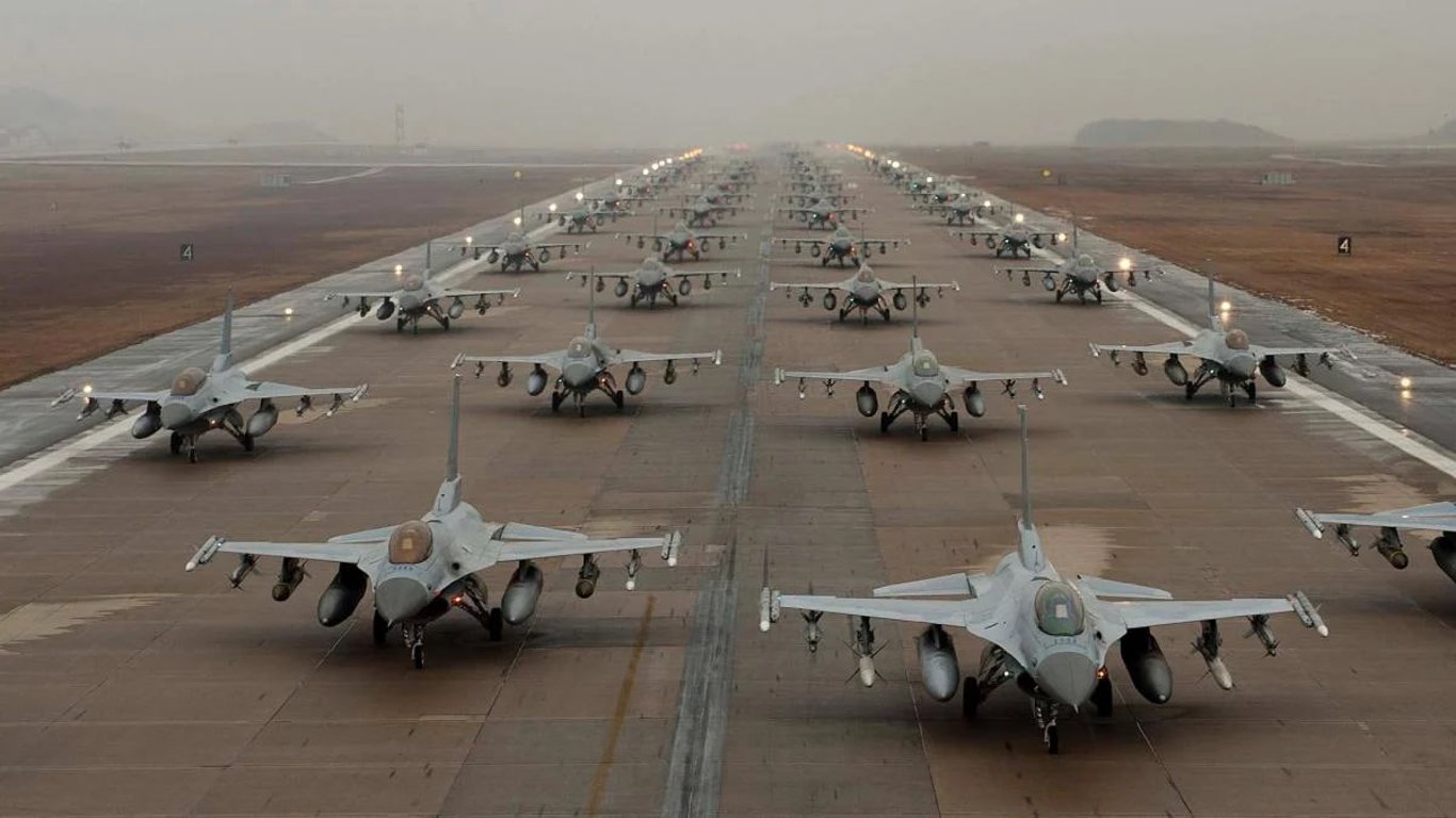 В Воздушных силах рассказали, как будут защищать F-16 от российских атак