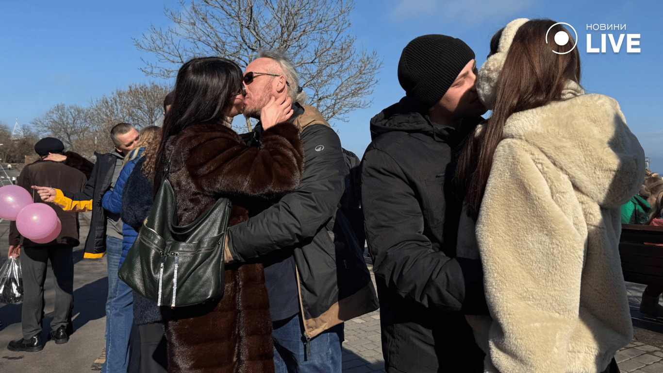 В Одесі встановили рекорд наймасованіших поцілунків 