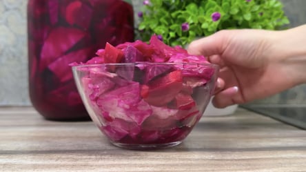 Маринована капуста "Пелюстка" з буряком — рецепт для новачків - 290x166