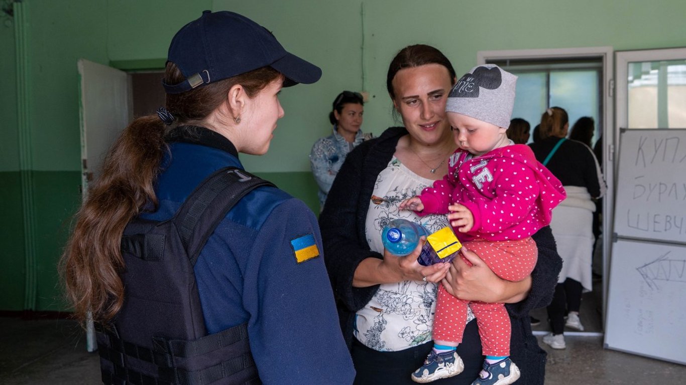 На Харківщині з населених пунктів поблизу лінії фронту евакуювали всіх дітей – Синєгубов