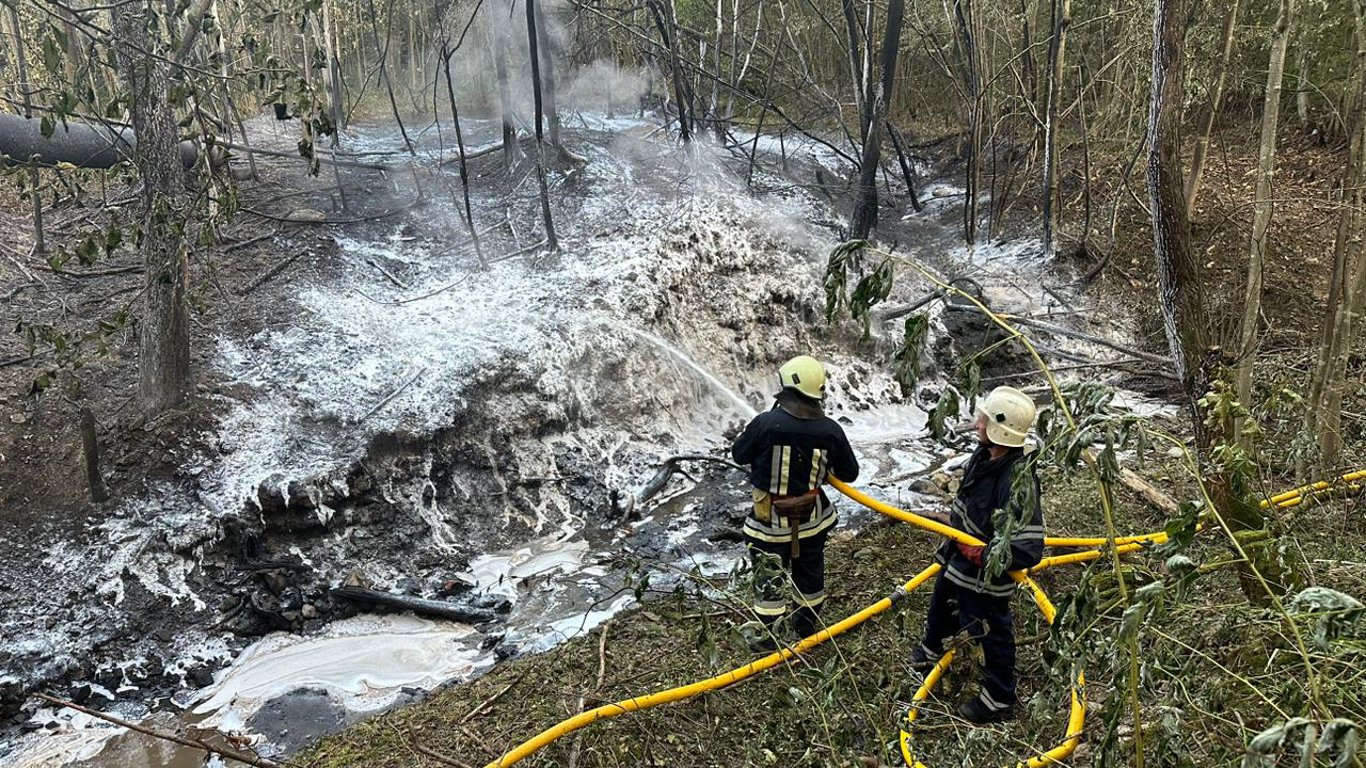 "Дивна ситуація": мер Надвірної про можливі причини вибуху нафтопроводу на Прикарпатті