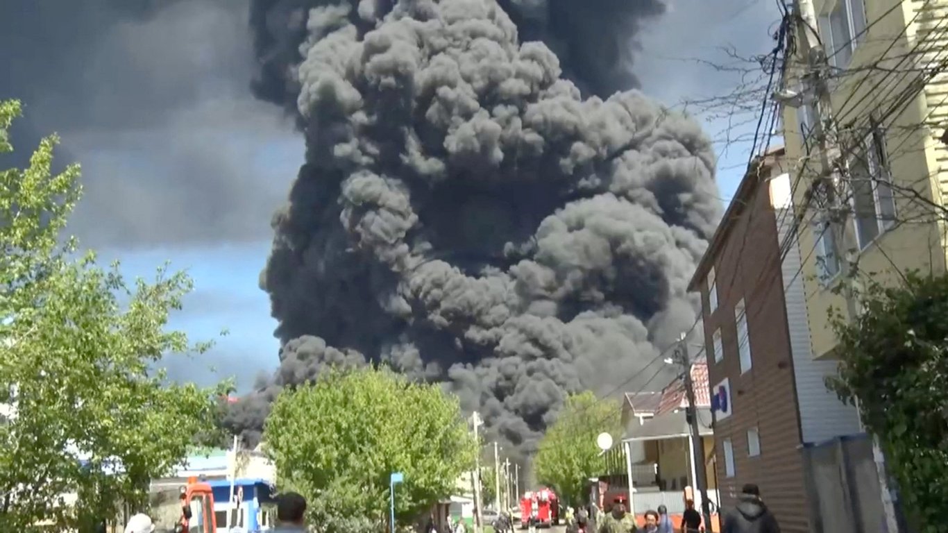 Україна посилює удари по НПЗ у РФ: в ISW назвали переломний момент