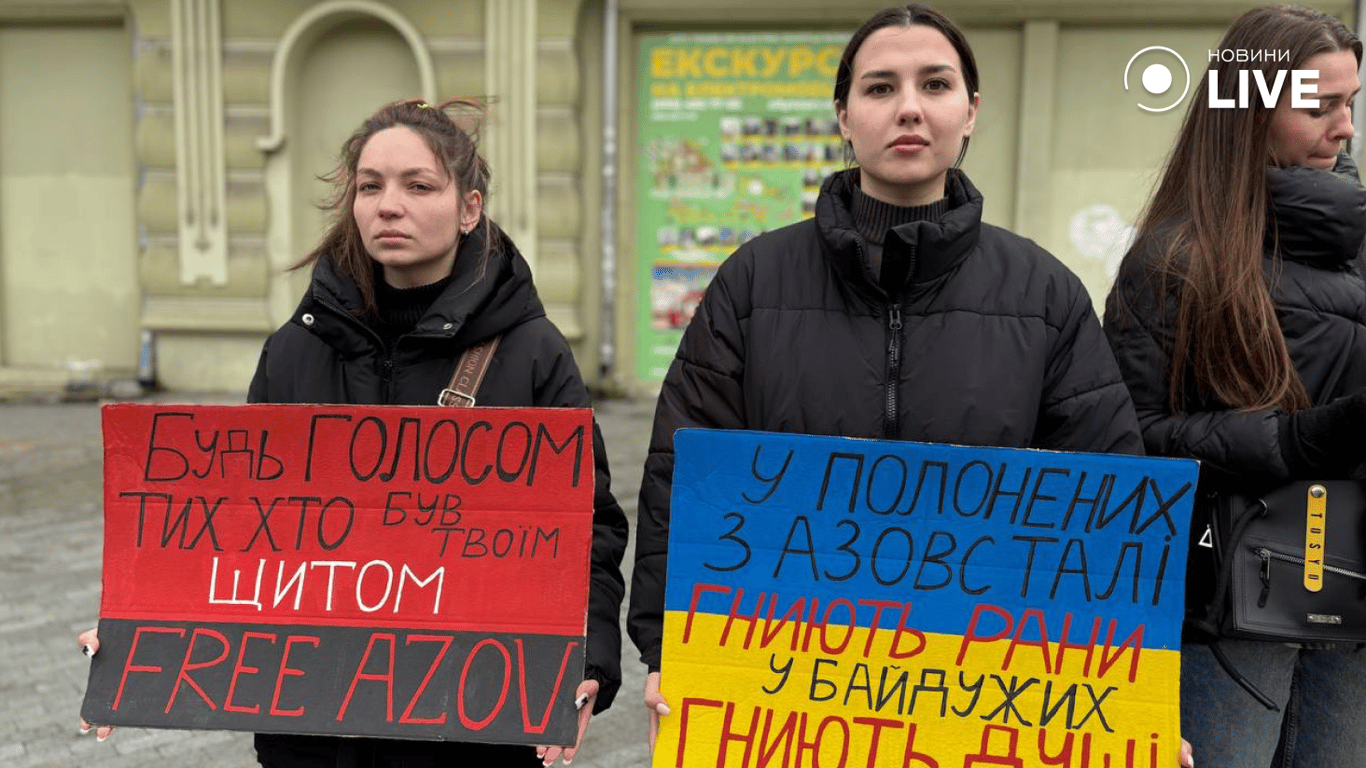 Одесити вийшли на мовчазну акцію — фоторепортаж - фото 7