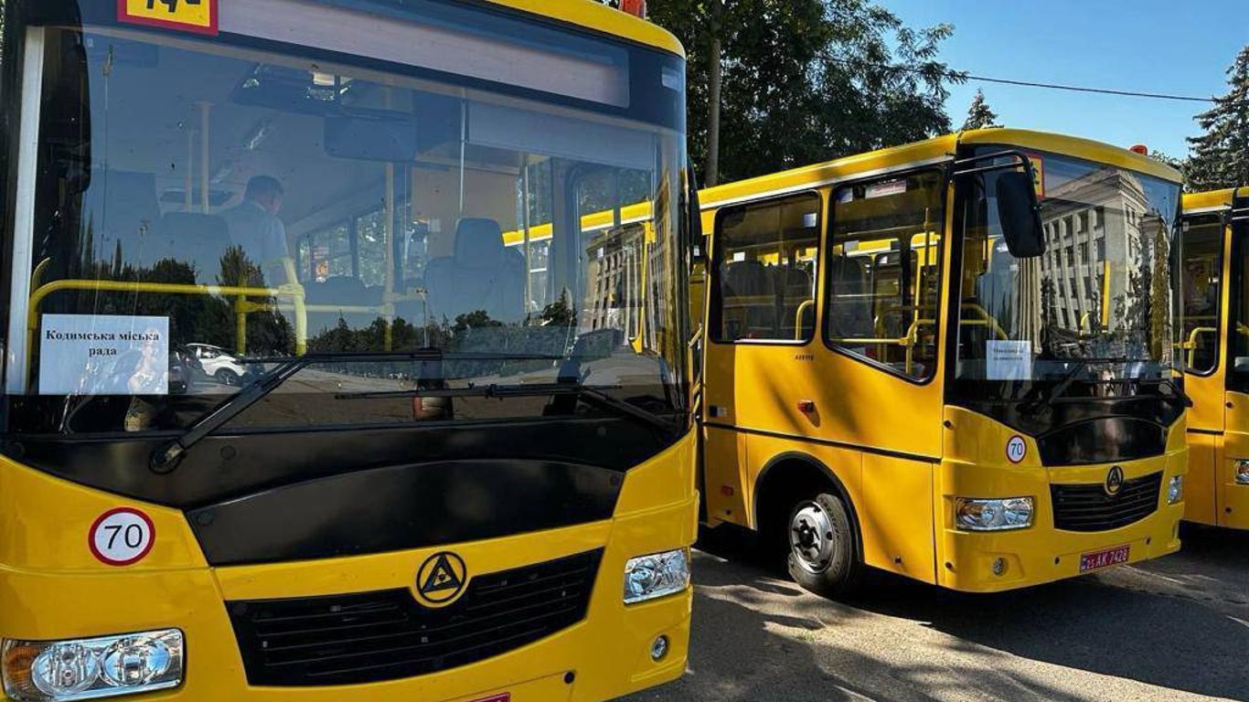 Одесщина получила 28 школьных автобусов: в какие ОТГ их направили