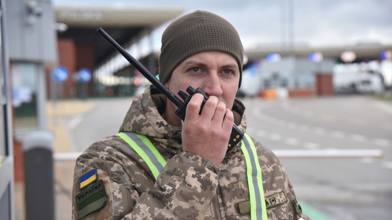 Черги на кордоні України 18 листопада — на яких КПП є суттєві затримки