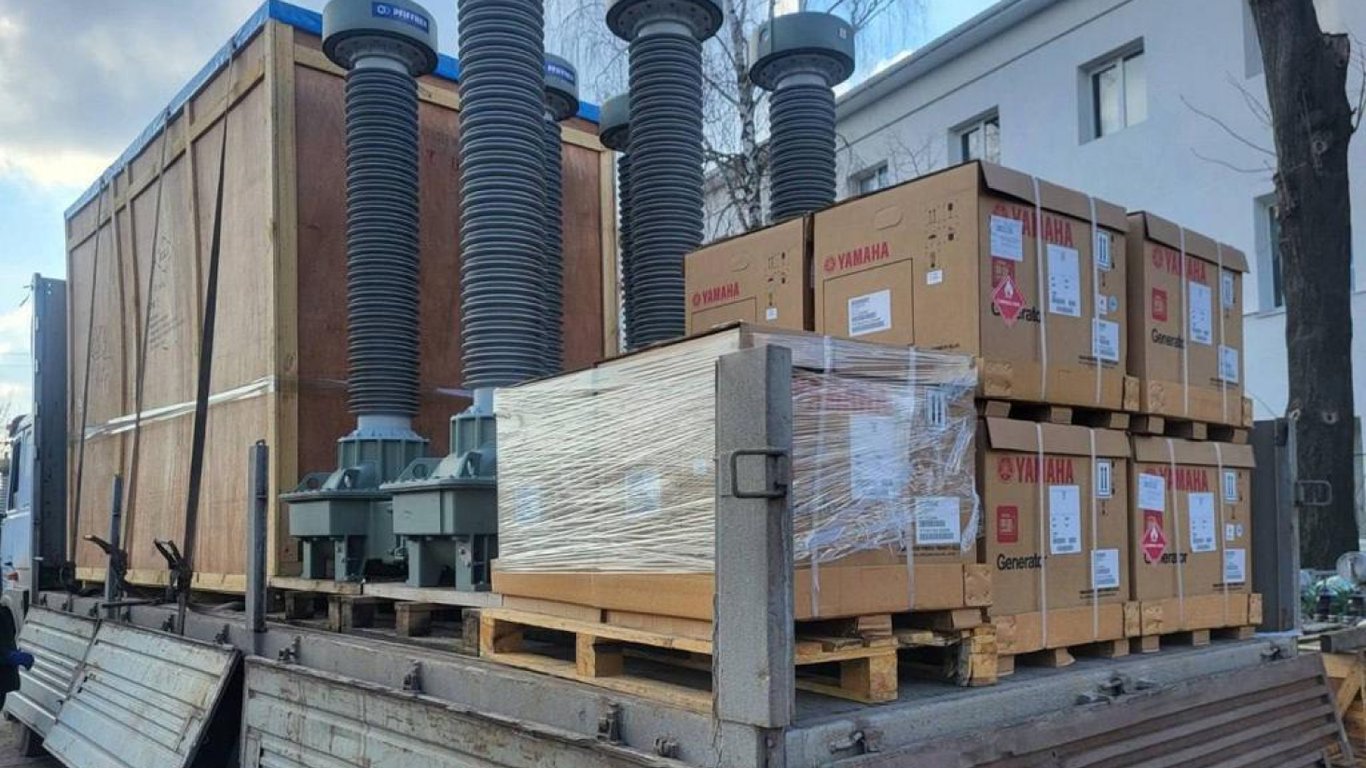 ​​​Укргидроэнерго получило 10 тонн гумпомощи от Кореи, Нидерландов и Японии