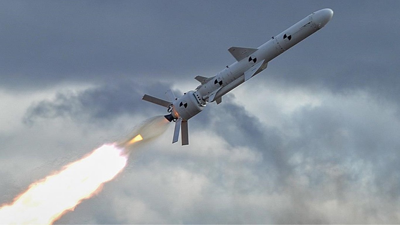 Росіяни ударили по Україні "Кинджалами" і "Калібрами": Залужний розповів, скільки ракет збила ППО