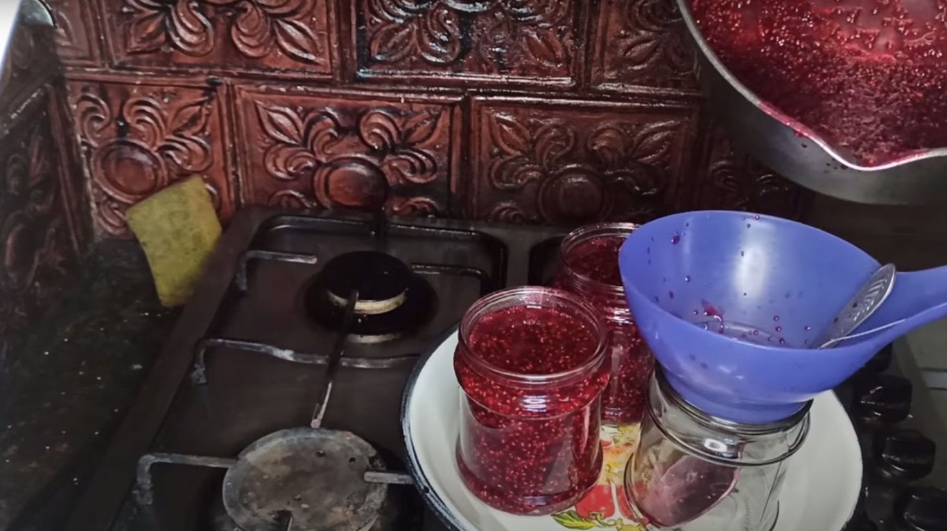 рецепт смачного малинового варення на зиму