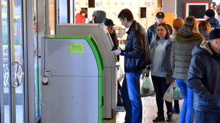 ПриватБанк припинив співпрацю — що буде з грошима - 285x160