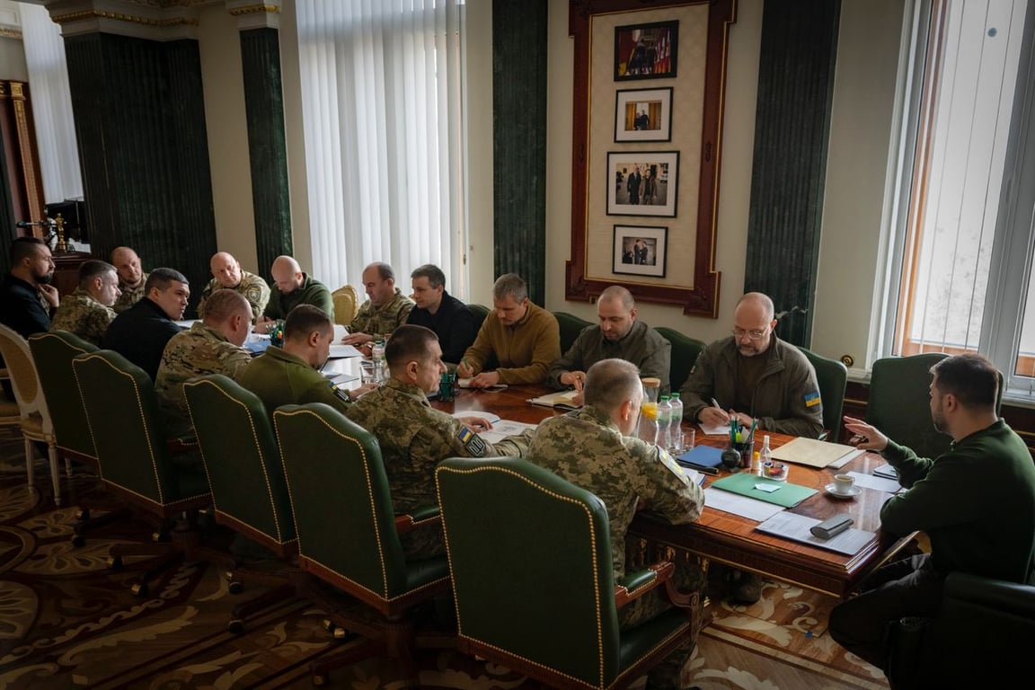 нарада щодо дронів 1 квітня