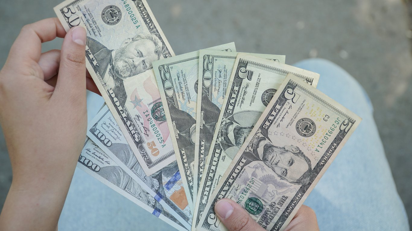 Надежда на Нацбанк: Ощадбанк отказался от ввоза валюты в Украину