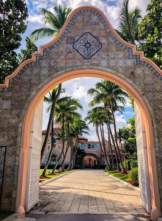 Символ влади і розкоші — який вигляд має будинок Дональда Трампа (фото) - фото 13