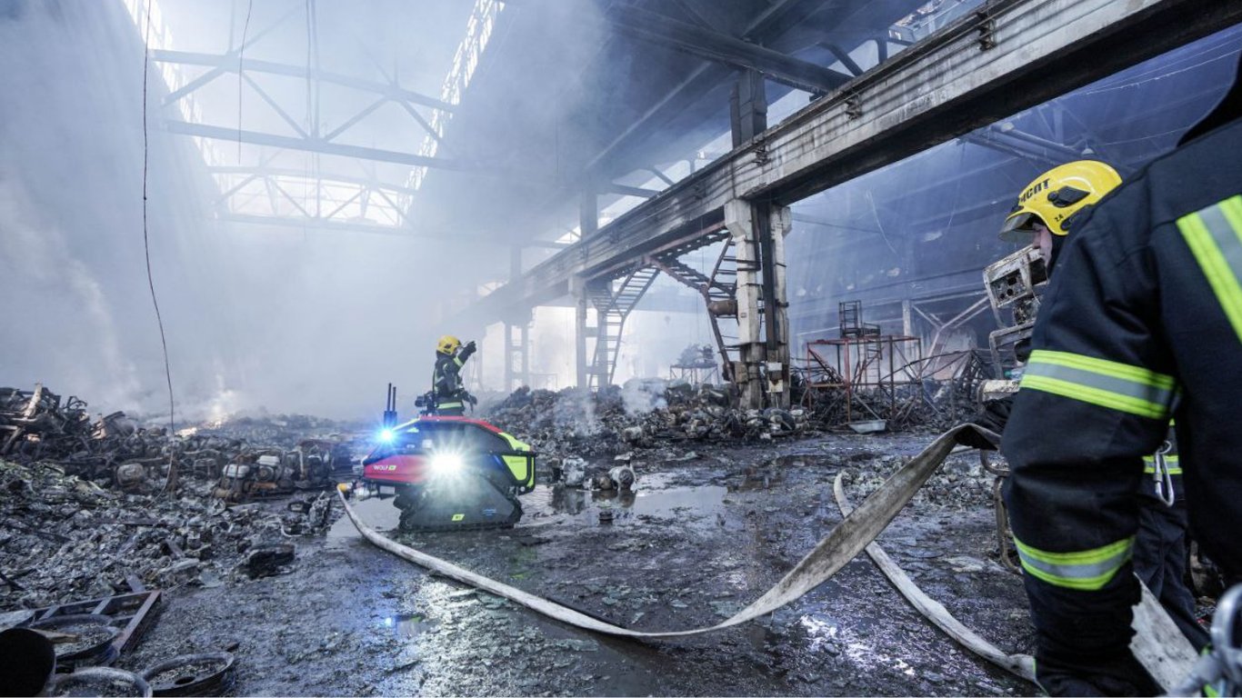 У Тернополі робот допоміг ліквідувати пожежу після обстрілу