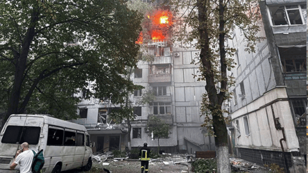 Внаслідок атаки по Дніпропетровщині є загиблий — фото руйнувань - 290x166