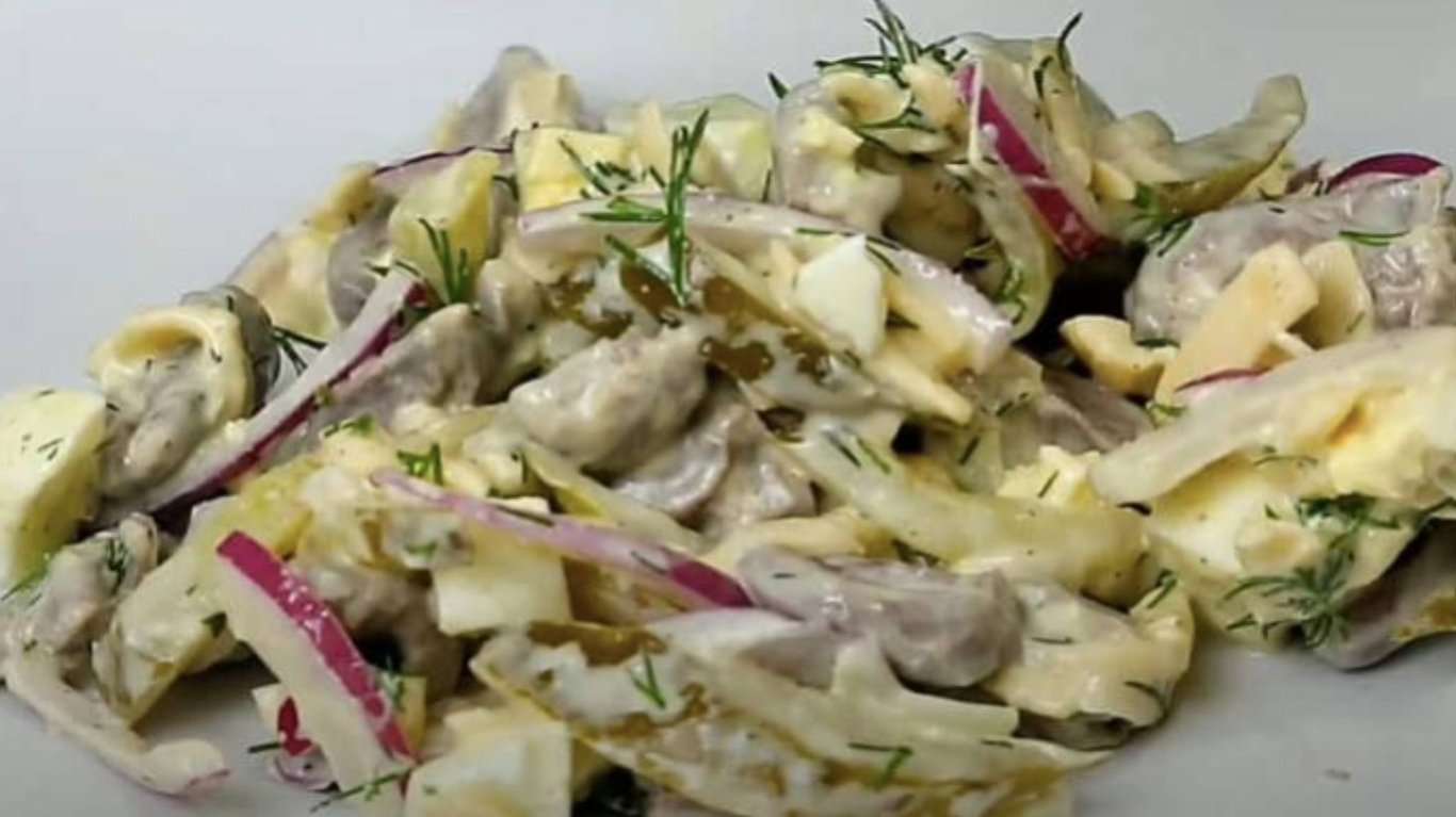 смачний рецепт салата з курячими сердечками 