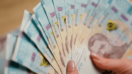 Стипендии в Украине — кому будут платить более 3 тыс. грн - 285x160