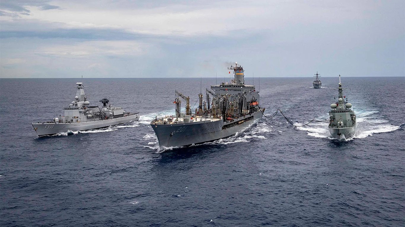 Стратегія НАТО у Чорному та Балтійському морях: експерт