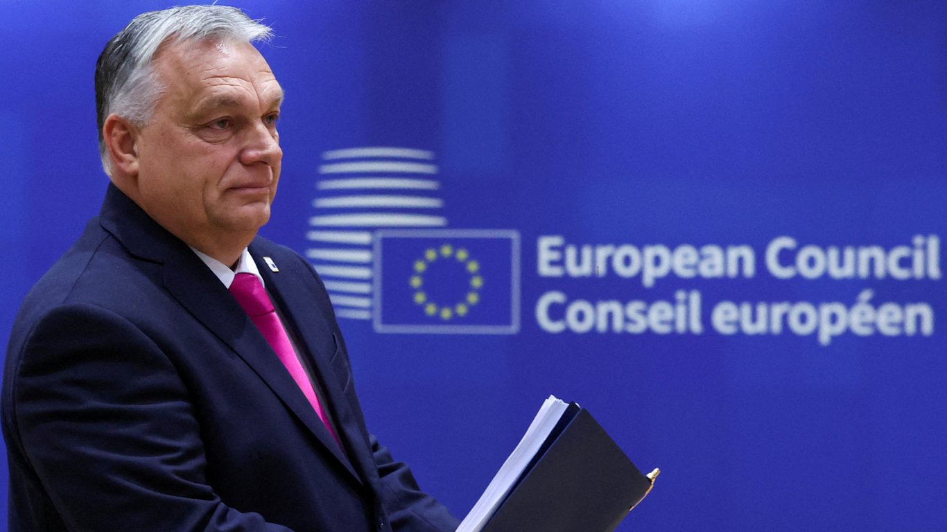 ЕС может лишить Венгрию права голоса, чтобы одобрить помощь Украине, — СМИ
