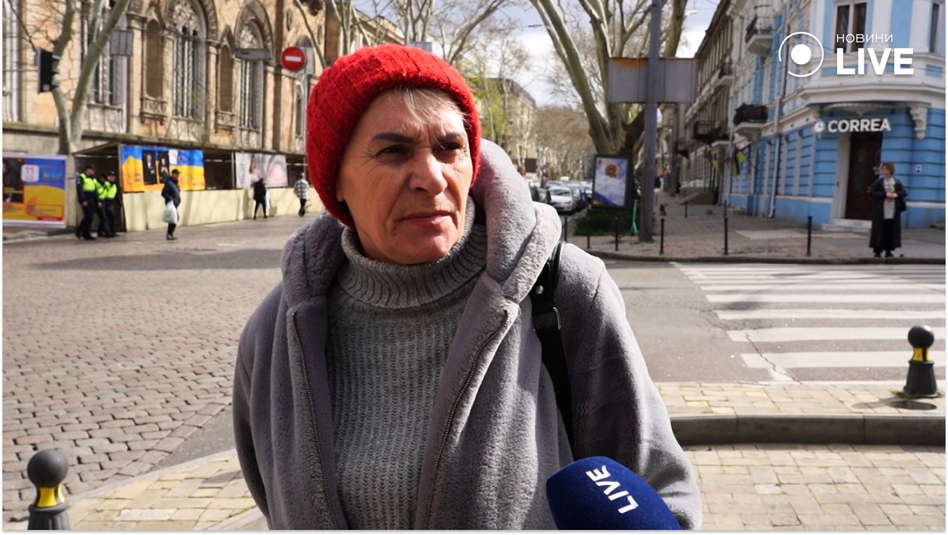 Молода картопля на ринку