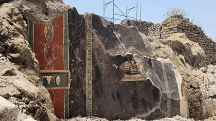 У Помпеях знайшли стародавню фреску, на якій зображений "предок" піци - 285x160