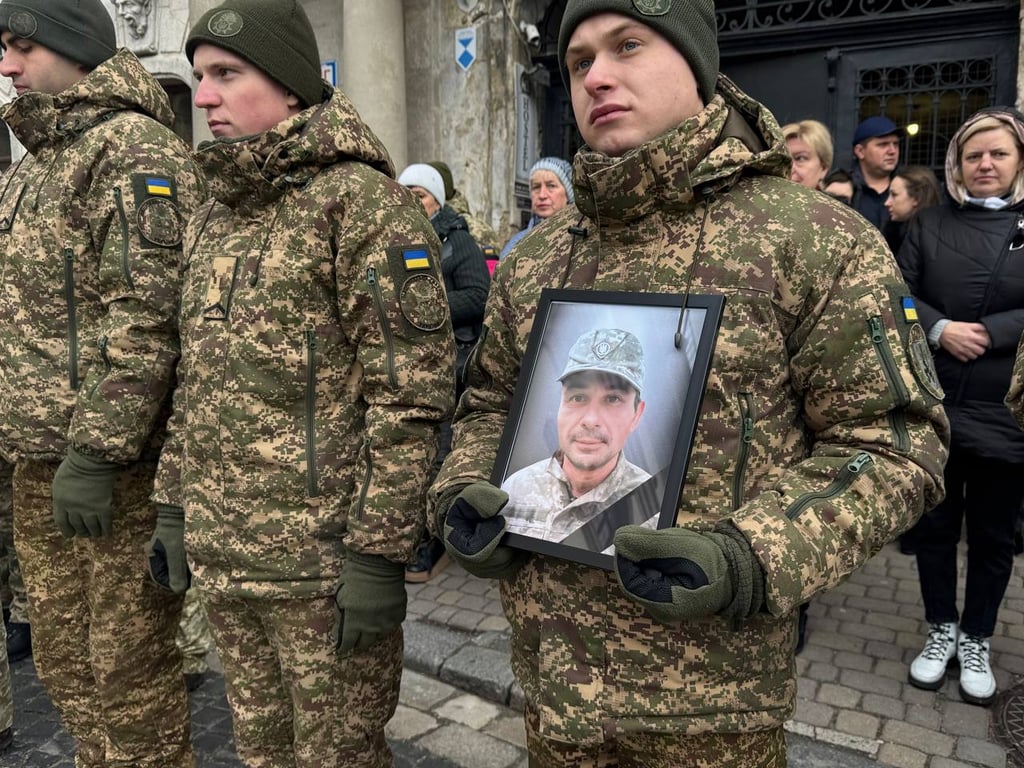 Прощання з полеглими воїнами у Львові