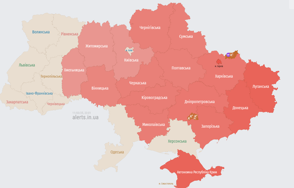 Обстріл Дніпра — у місті палає пожежа - фото 3