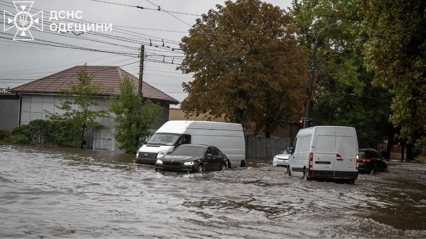 В Одесі вирує негода