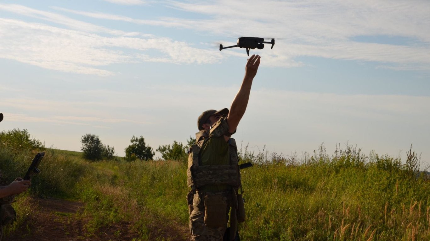 До кінця року Україна хоче придбати 200 тисяч дронів та підготувати 50 тисяч операторів БпЛА