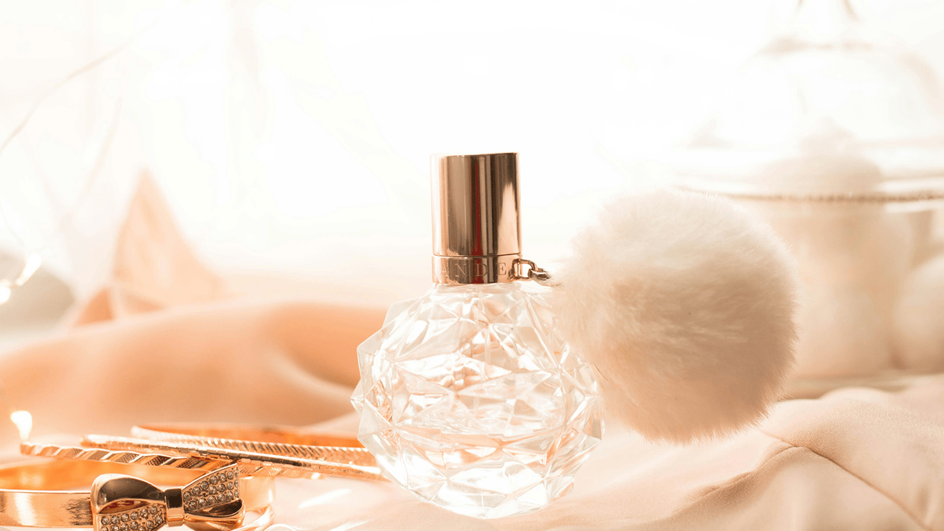 Як правильно наносити парфум