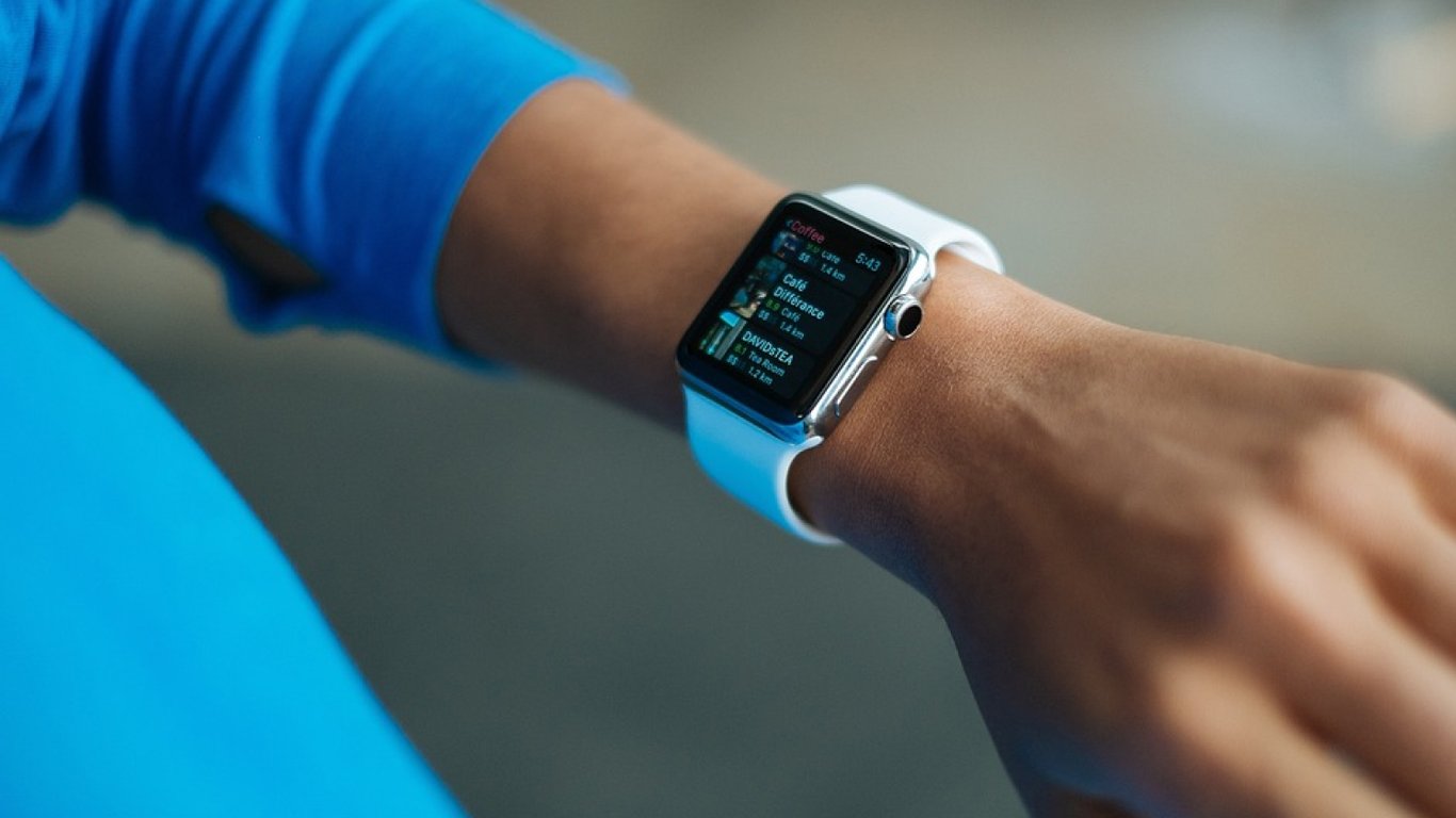 Ремешок Apple Watch сможет менять цвет под одежду владельца