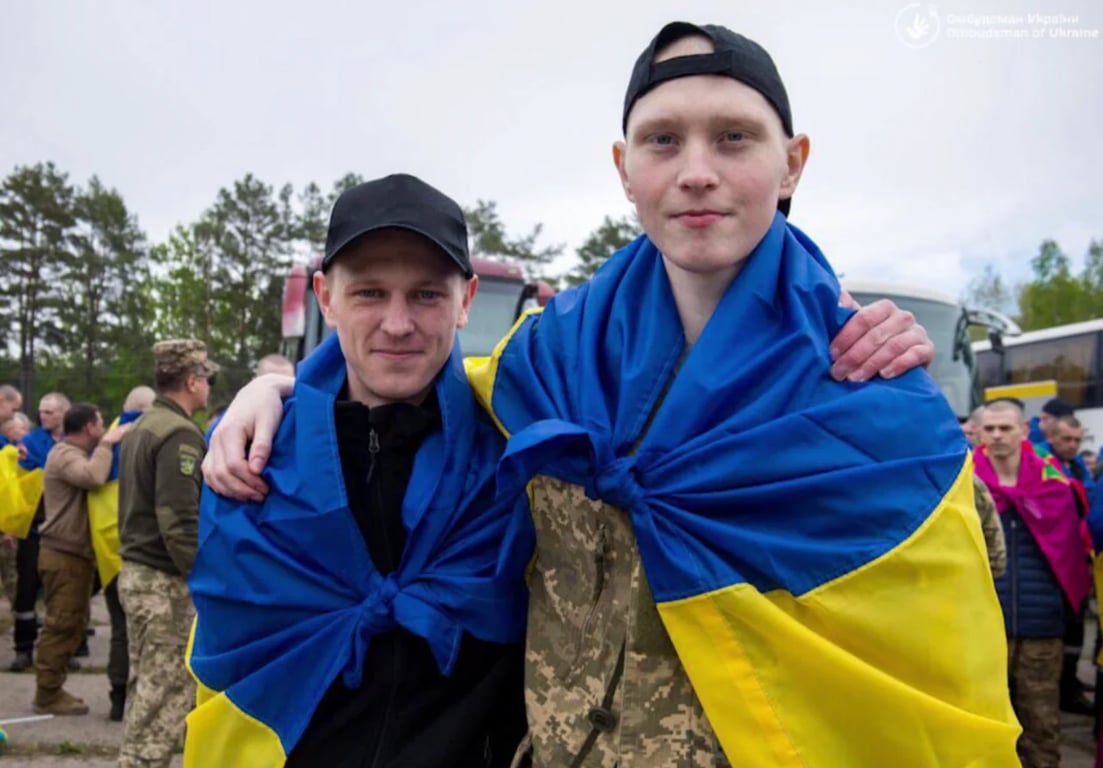 Повернення військовополонених додому