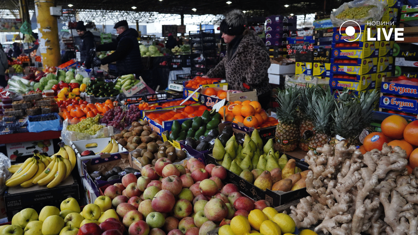 Овочі та фрукти на ринку. Фото: Новини.LIVE/ Юлія Браславська