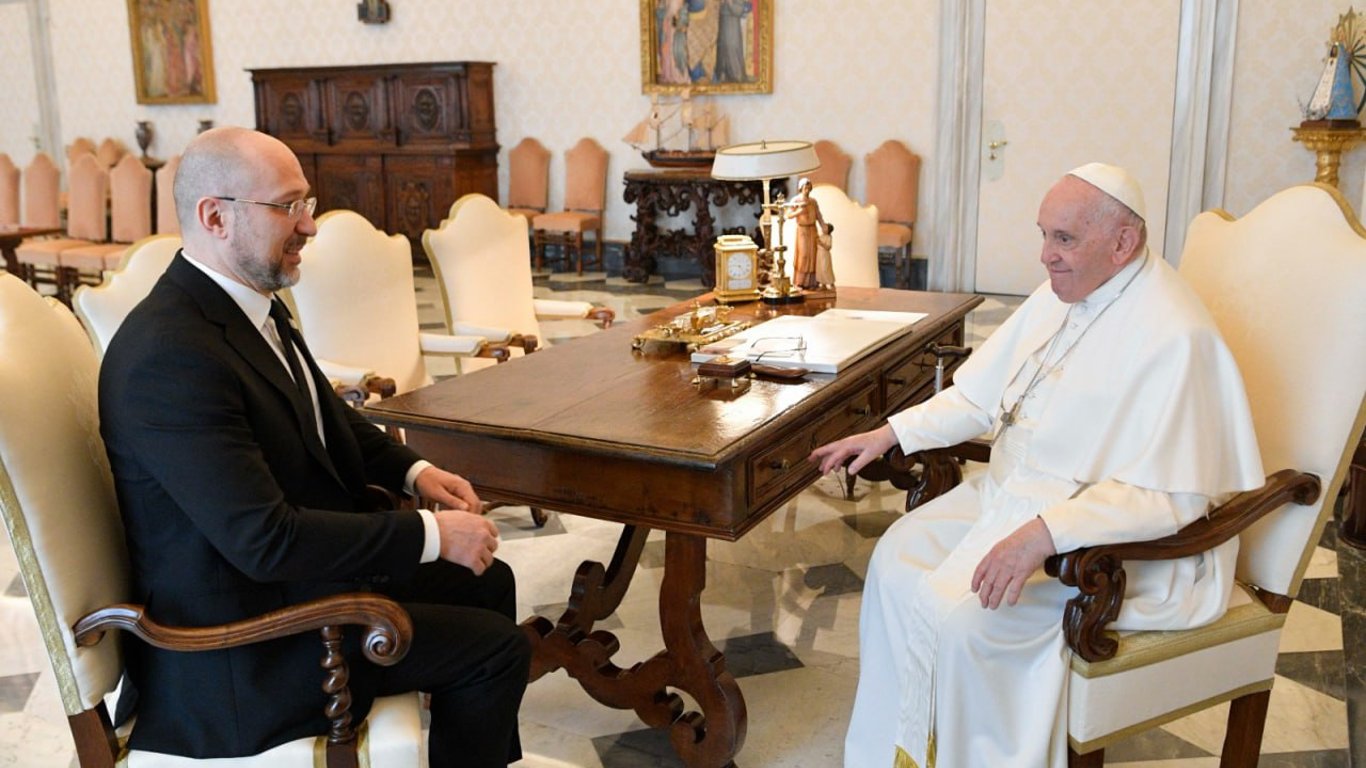 Денис Шмигаль зустрівся із Папою Франциском у Ватикані