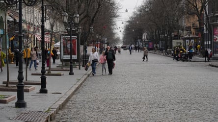 Скандал із вуличними музикантами — у центрі Одеси співали Мурку - 285x160